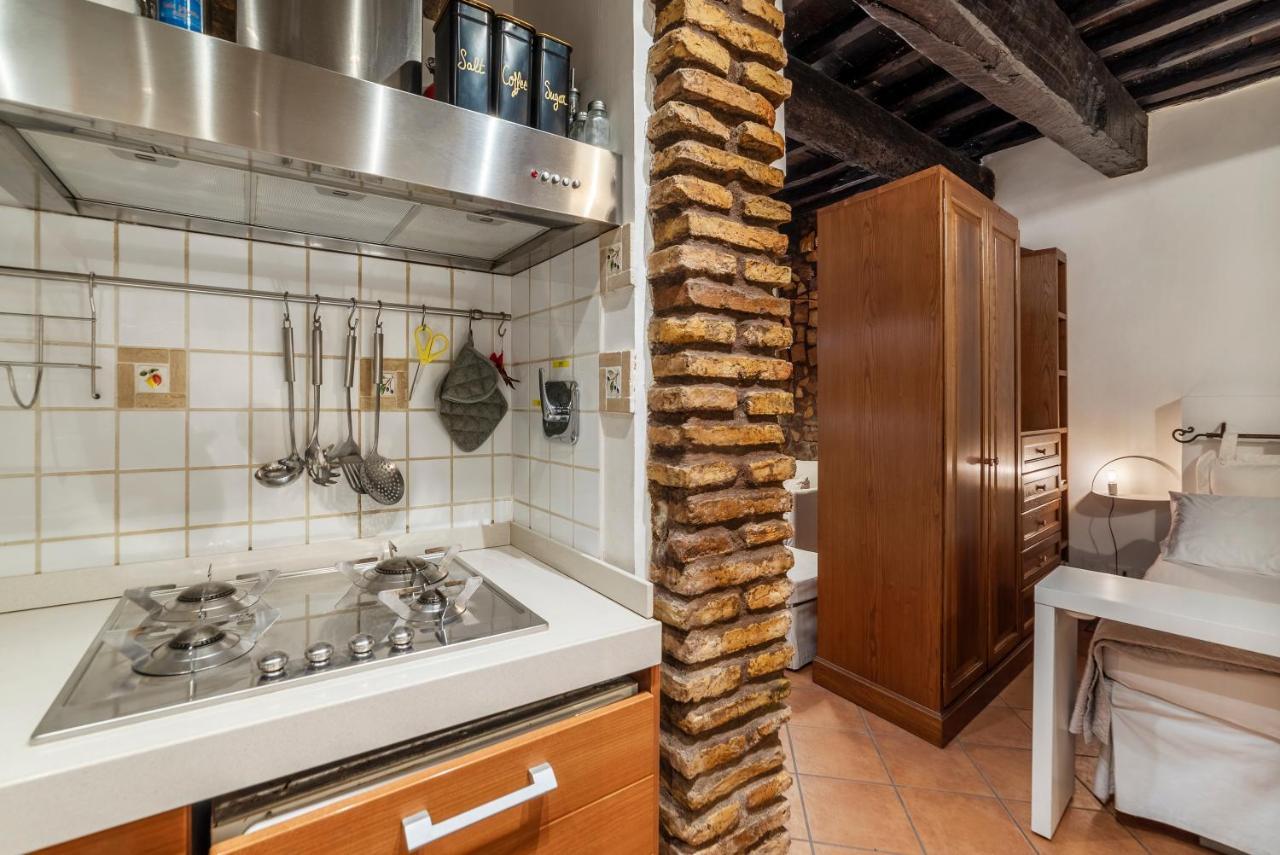 Heart Of Trastevere Studio Flat Rome Bagian luar foto