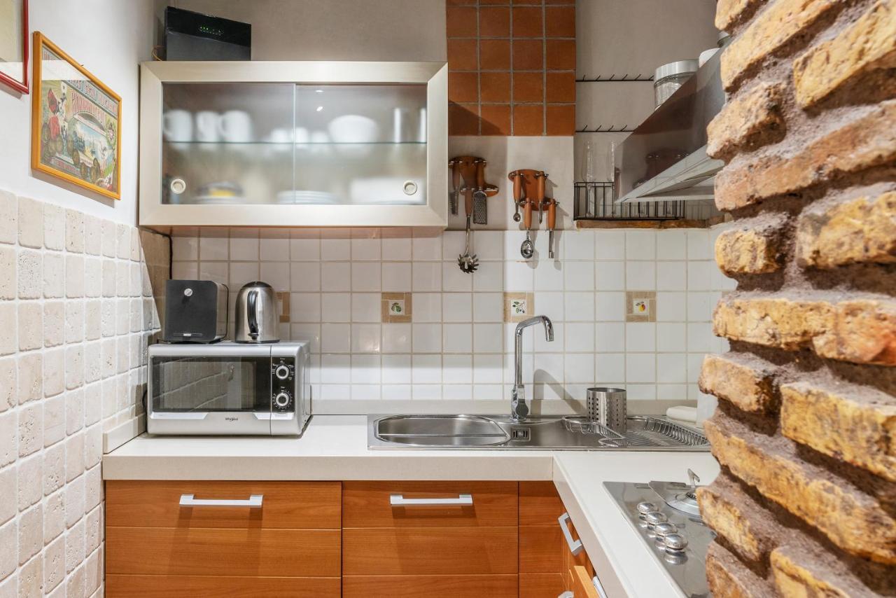 Heart Of Trastevere Studio Flat Rome Bagian luar foto