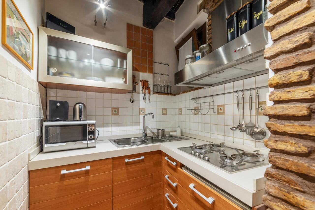 Heart Of Trastevere Studio Flat Rome Bagian luar foto