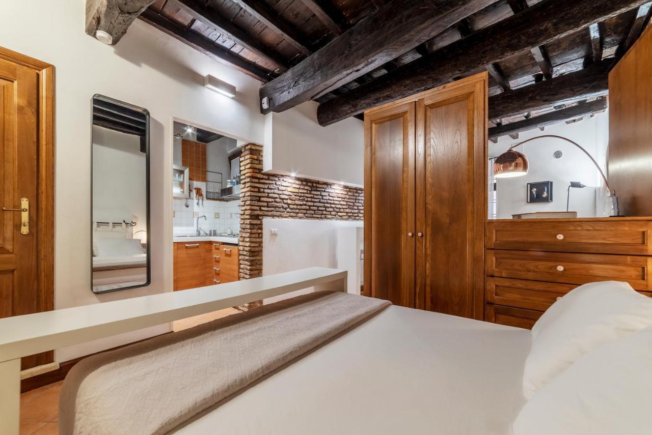 Heart Of Trastevere Studio Flat Rome Bagian luar foto