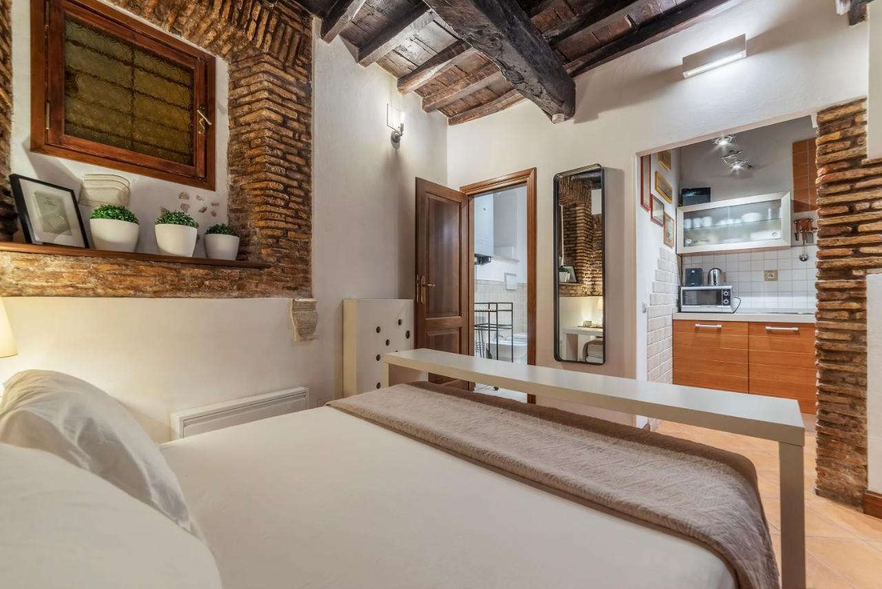 Heart Of Trastevere Studio Flat Rome Bagian luar foto